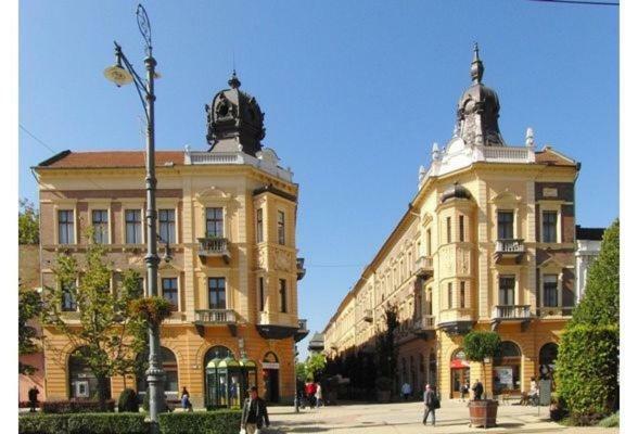 Ella Apartman Debrecín Exteriér fotografie