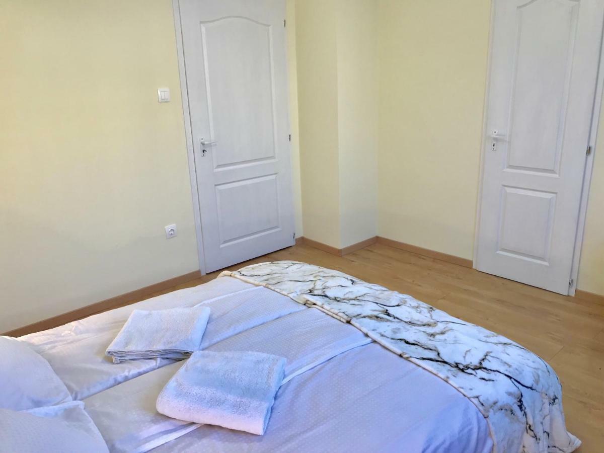 Ella Apartman Debrecín Exteriér fotografie